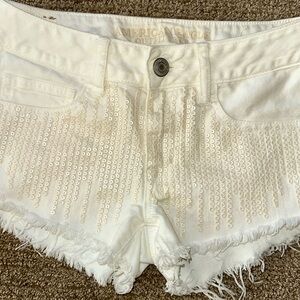American Eagle Low Rise Stretch Sequin Shorts Ivory Cream Denim Sz 4 EUC